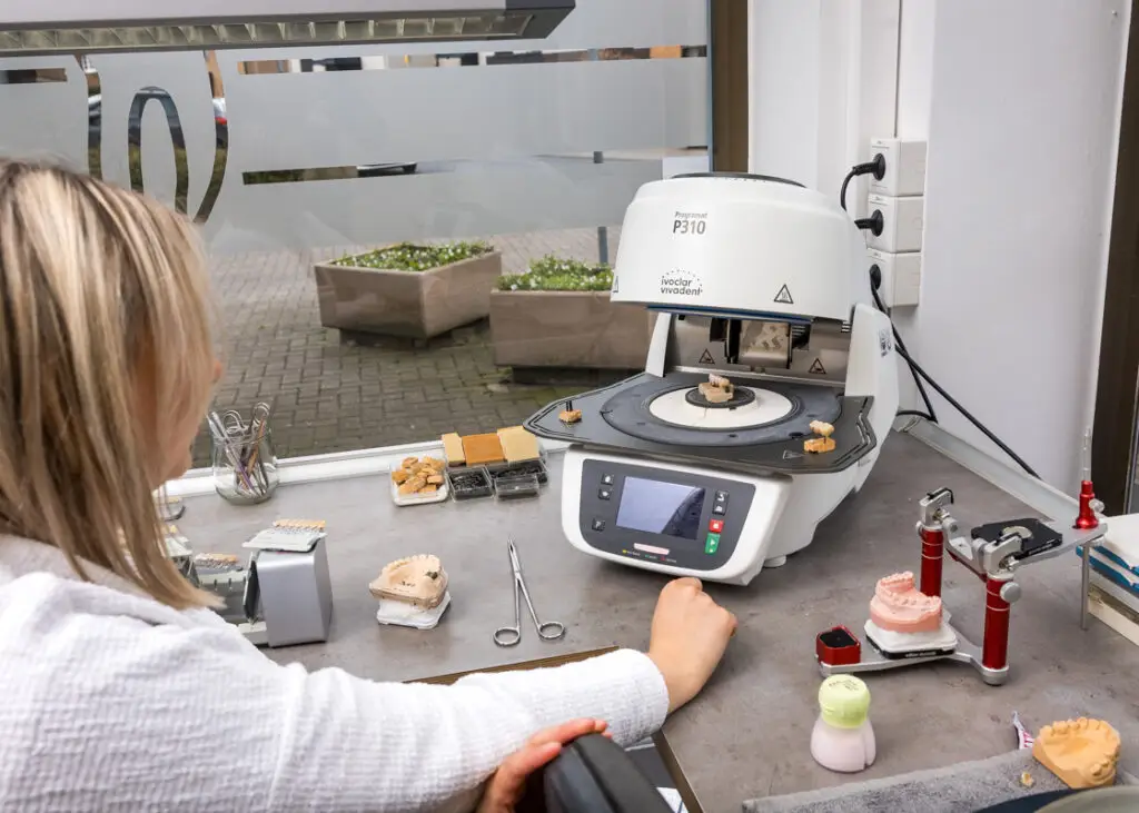 Zahntechnik Krogbaeumker 104 e1747839603910